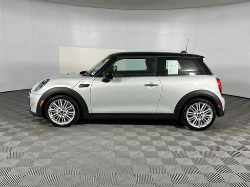 Used 2022 MINI Cooper 2-Door Hardtop FWD image 7