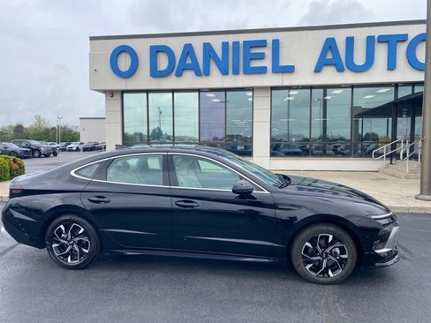 Used 2025 Hyundai Sonata SEL FWD image 2