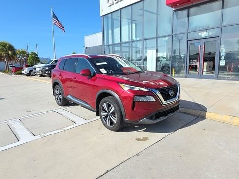 Used 2023 Nissan Rogue SL w/ SL Premium Package FWD image 2