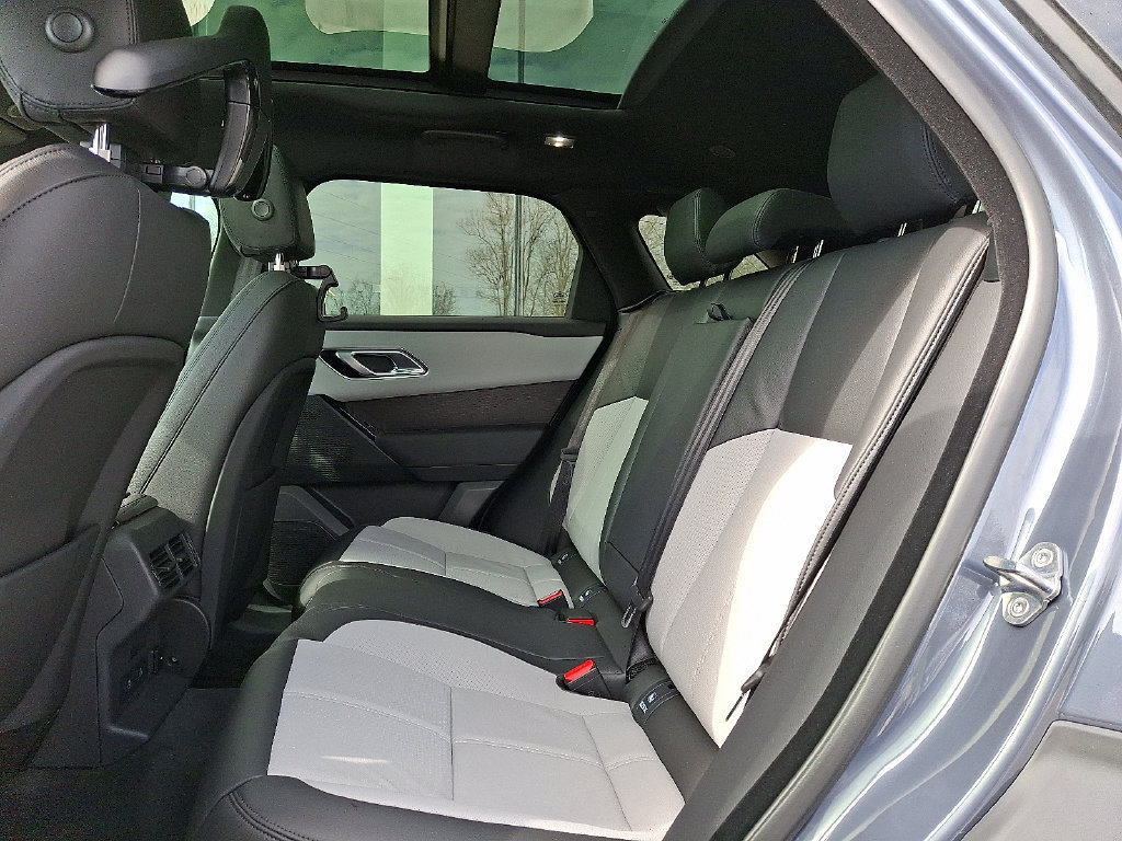 New 2026 Land Rover Range Rover Velar Dynamic SE AWD/4WD image 6