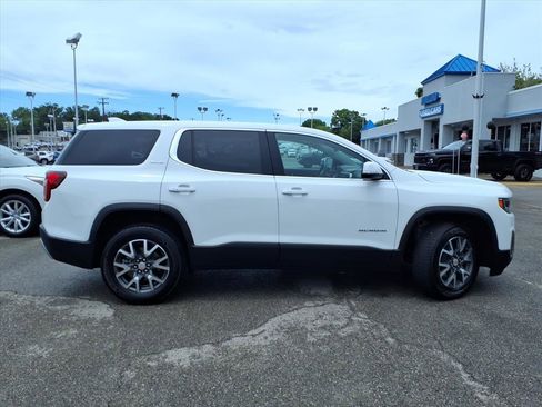 Used 2022 GMC Acadia SLE FWD image 3