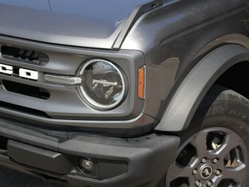 Used 2022 Ford Bronco Big Bend image 2