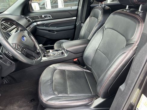 Used 2019 Ford Explorer Sport w/ Equipment Group 401A AWD/4WD image 12