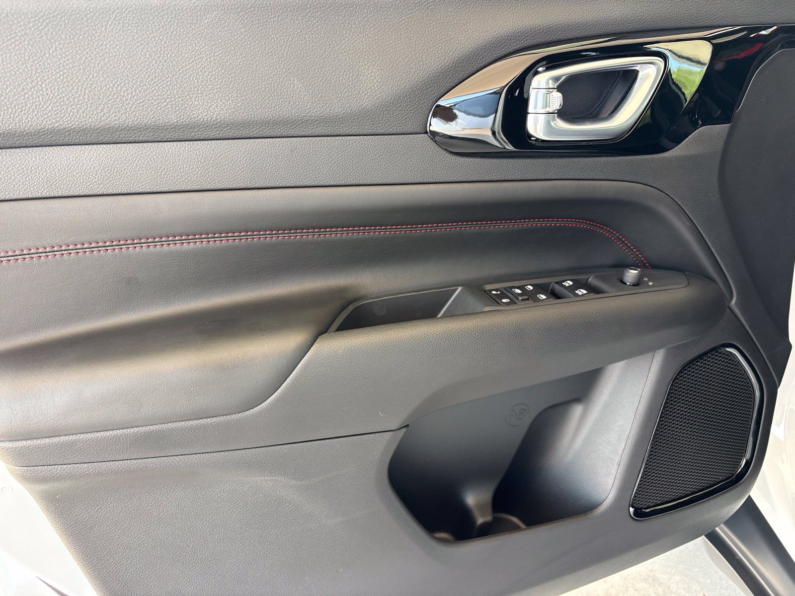 New 2026 Jeep Compass Trailhawk AWD/4WD image 10