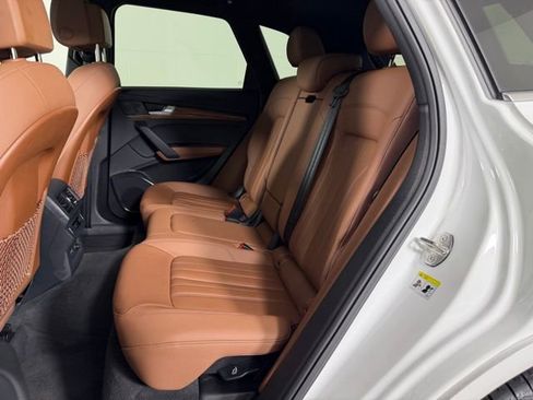 Used 2023 Audi Q5 2.0T Premium w/ Convenience Package image 21