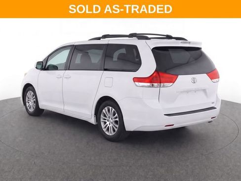 Used 2012 Toyota Sienna XLE w/ Entertainment Pkg FWD image 13