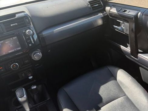 Certified 2019 Toyota 4Runner TRD Off-Road Premium AWD/4WD image 11
