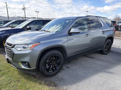 Used 2021 Chevrolet Traverse LT image 4
