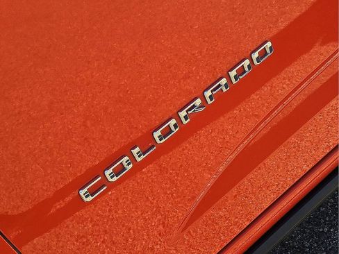 Used 2021 Chevrolet Colorado ZR2 image 11