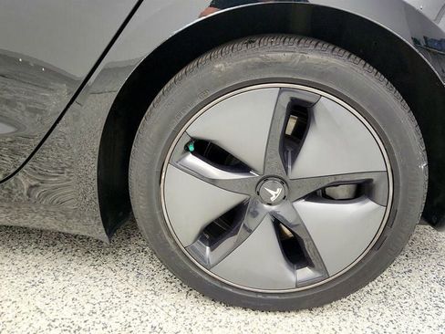 Used 2018 Tesla Model 3 Long Range image 9