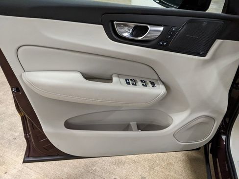New 2026 Volvo XC60 B5 Ultra w/ Protection Package Premier AWD/4WD image 9
