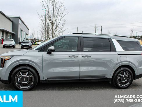 Used 2025 Kia Carnival EX image 7