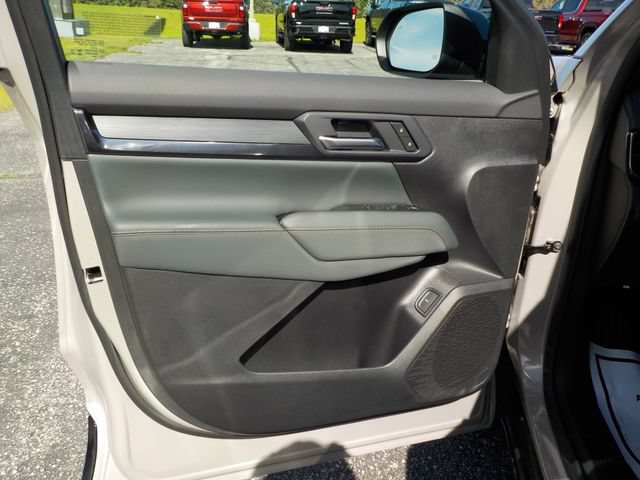 New 2026 GMC Terrain AT4 w/ Technology Package II AWD/4WD image 11