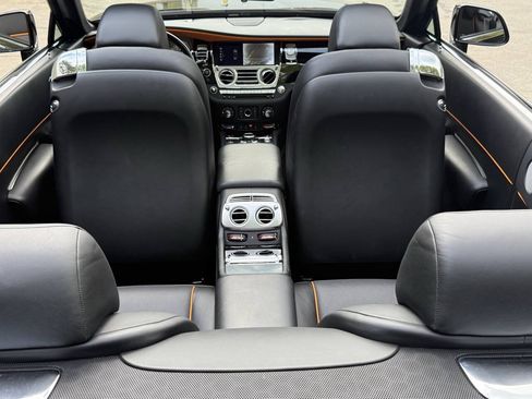 Used 2018 Rolls-Royce Dawn RWD image 33