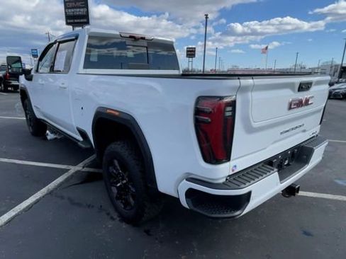 Used 2024 GMC Sierra 2500 AT4 w/ AT4 Premium Plus Package AWD/4WD image 8