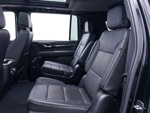 Used 2023 GMC Yukon XL Denali AWD/4WD image 40