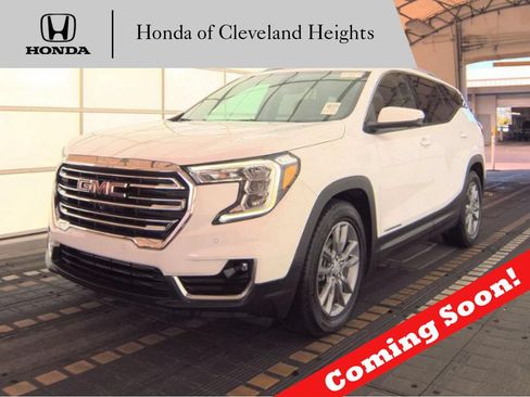Used 2023 GMC Terrain SLT w/ Tech Package FWD image 1