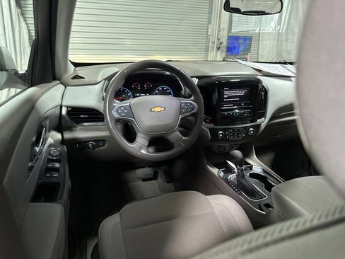 Used 2021 Chevrolet Traverse LT FWD image 21