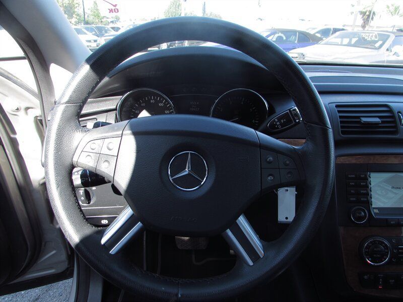 Used 2008 Mercedes-Benz R 350 4MATIC image 12