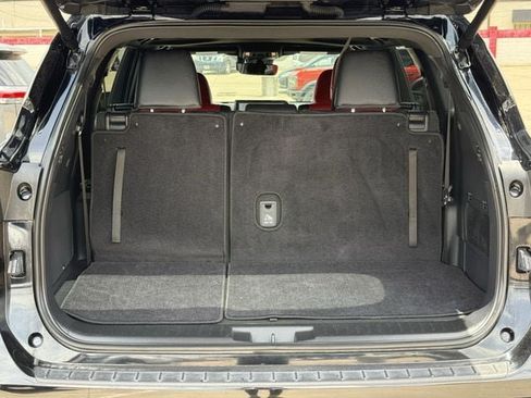 Used 2024 Toyota Highlander XSE FWD image 37