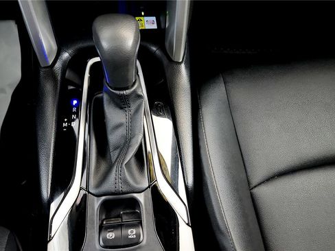 Used 2023 Toyota Corolla Cross XLE w/ Convenience Package image 29