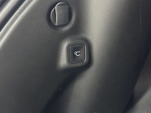 Used 2026 Jeep Compass Limited AWD/4WD image 13
