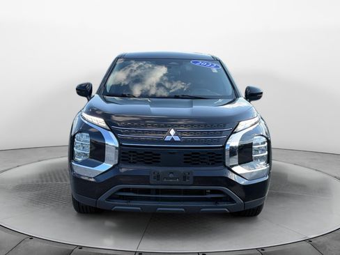 Used 2022 Mitsubishi Outlander ES FWD image 2