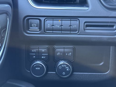 Certified 2021 Chevrolet Suburban RST w/ Rear Media and Nav Package image 30