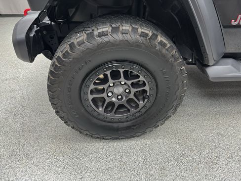 Used 2021 Jeep Wrangler Unlimited Rubicon w/ Xtreme Recon 35" Tire Package AWD/4WD image 7