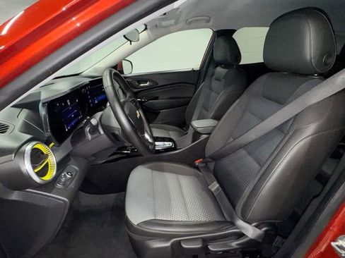 Used 2024 Chevrolet Trax LT w/ LT Convenience Package FWD image 14