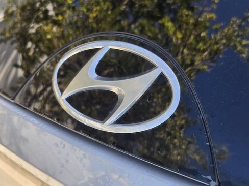 Used 2022 Hyundai Tucson SEL w/ Convenience + Premium Package FWD image 10