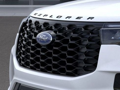 New 2026 Ford Explorer ST-Line w/ Premium Package RWD image 17