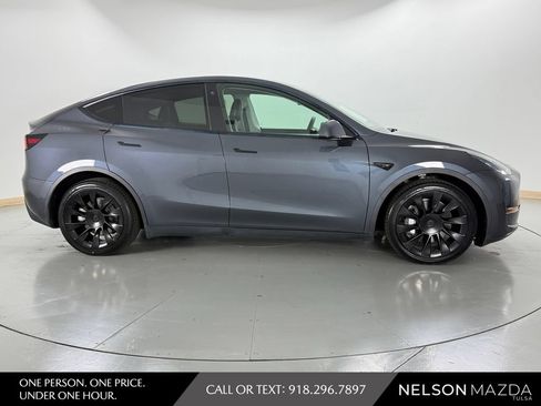 Used 2021 Tesla Model Y Long Range AWD/4WD image 5