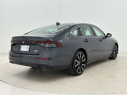 Used 2024 Honda Accord Touring image 9