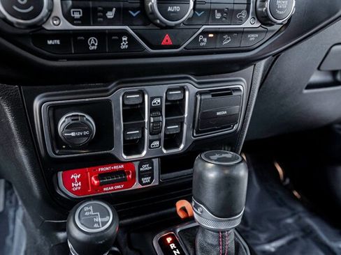 Used 2021 Jeep Wrangler Unlimited Rubicon w/ Uconnect 4C Nav & Sound Group AWD/4WD image 30