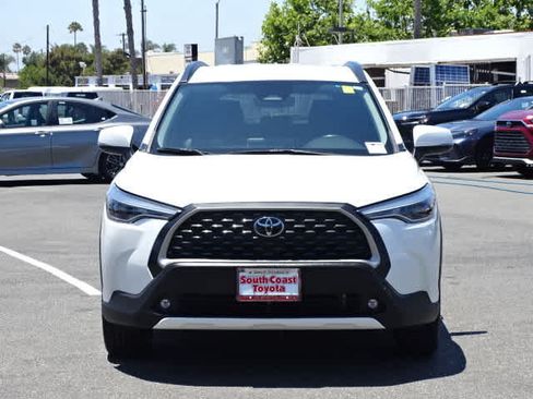 Certified 2023 Toyota Corolla Cross XLE FWD image 3