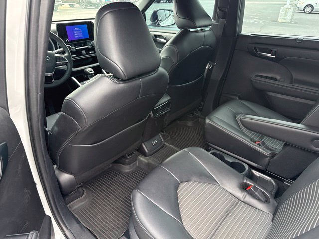 Used 2024 Toyota Highlander XSE AWD/4WD image 21