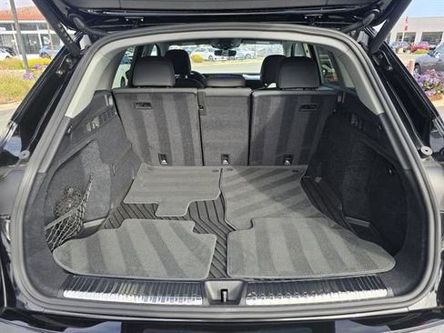 Used 2025 Audi Q5 Premium w/ Convenience Package image 14