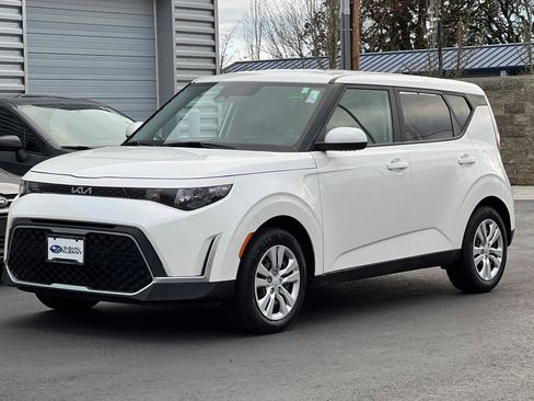 Used 2023 Kia Soul LX image 8