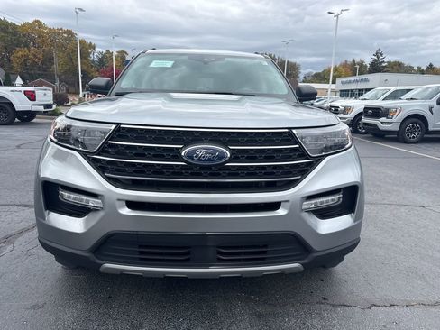 Used 2023 Ford Explorer XLT w/ Equipment Group 202A image 3