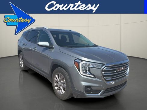 Used 2023 GMC Terrain SLT FWD image 1