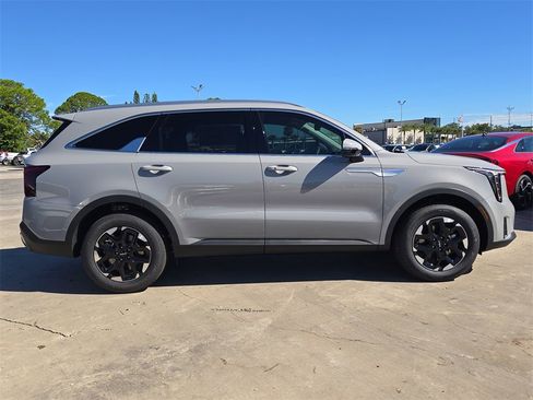New 2026 Kia Sorento S image 9