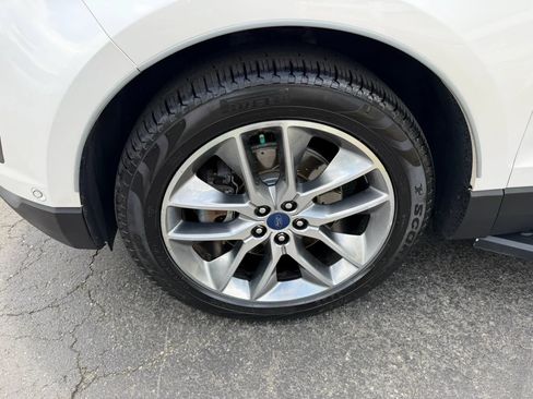 Used 2017 Ford Edge Titanium w/ Equipment Group 302A AWD/4WD image 9