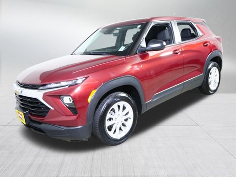Used 2024 Chevrolet TrailBlazer LS w/ LS Convenience Package AWD/4WD image 3