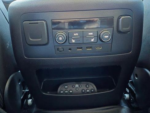 Used 2019 GMC Yukon Denali w/ Denali Ultimate Package image 17