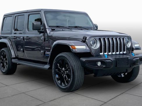 Used 2023 Jeep Wrangler Unlimited Sahara w/ Cold Weather Group AWD/4WD image 3