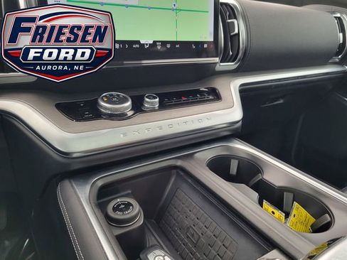 Used 2025 Ford Expedition Max Platinum AWD/4WD image 23