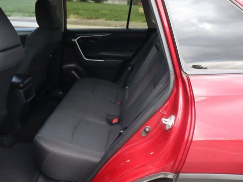 Used 2021 Toyota RAV4 LE w/ Carpet Mat Package (TMS) AWD/4WD image 20