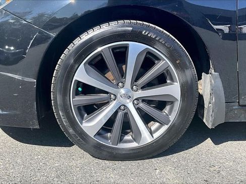 Used 2017 Subaru Legacy 2.5i Limited AWD/4WD image 9