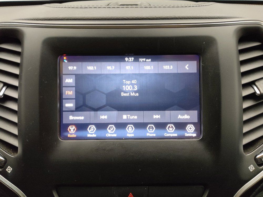 Used 2019 Jeep Cherokee Latitude w/ Popular Appearance Group FWD image 25